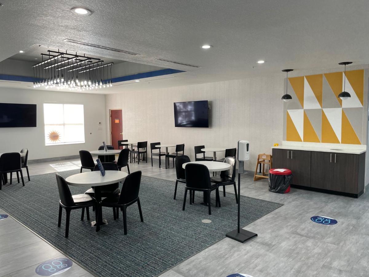 La Quinta By Wyndham Tampa Central Exteriör bild